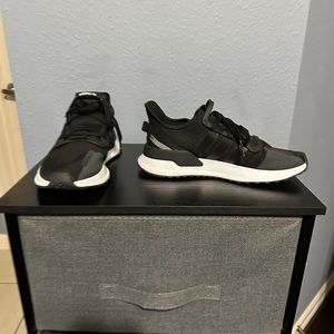 Addias woman's shoes